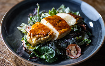 Summer salad with grilled chicken breast (GF, LF)   6.990